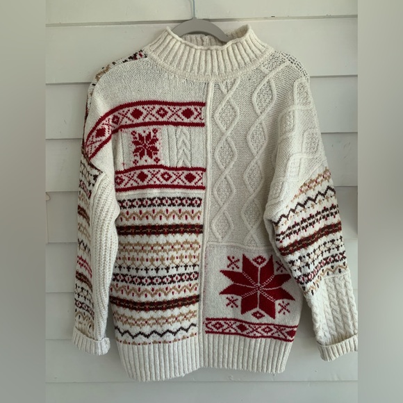 American Eagle Mock Neck Fair Isle Snowflake Sweater Size Small - Picture 2 of 14